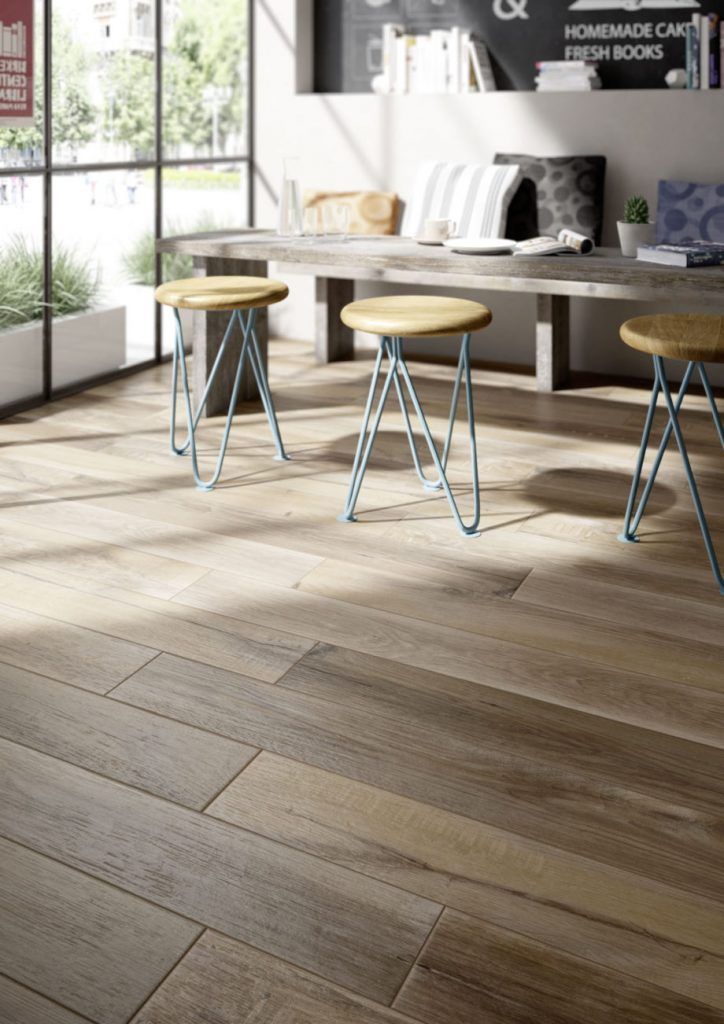 7 ideas de suelos de madera de tendencia para tu sala de estar